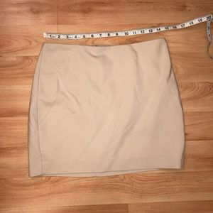 NWT Express Beige Pencil Mini Above Knee Skirt Size 6.   A1